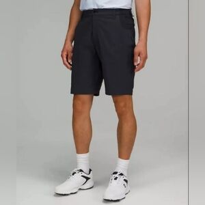 Lululemon men's shorts Size 38 Medium Excellent condition